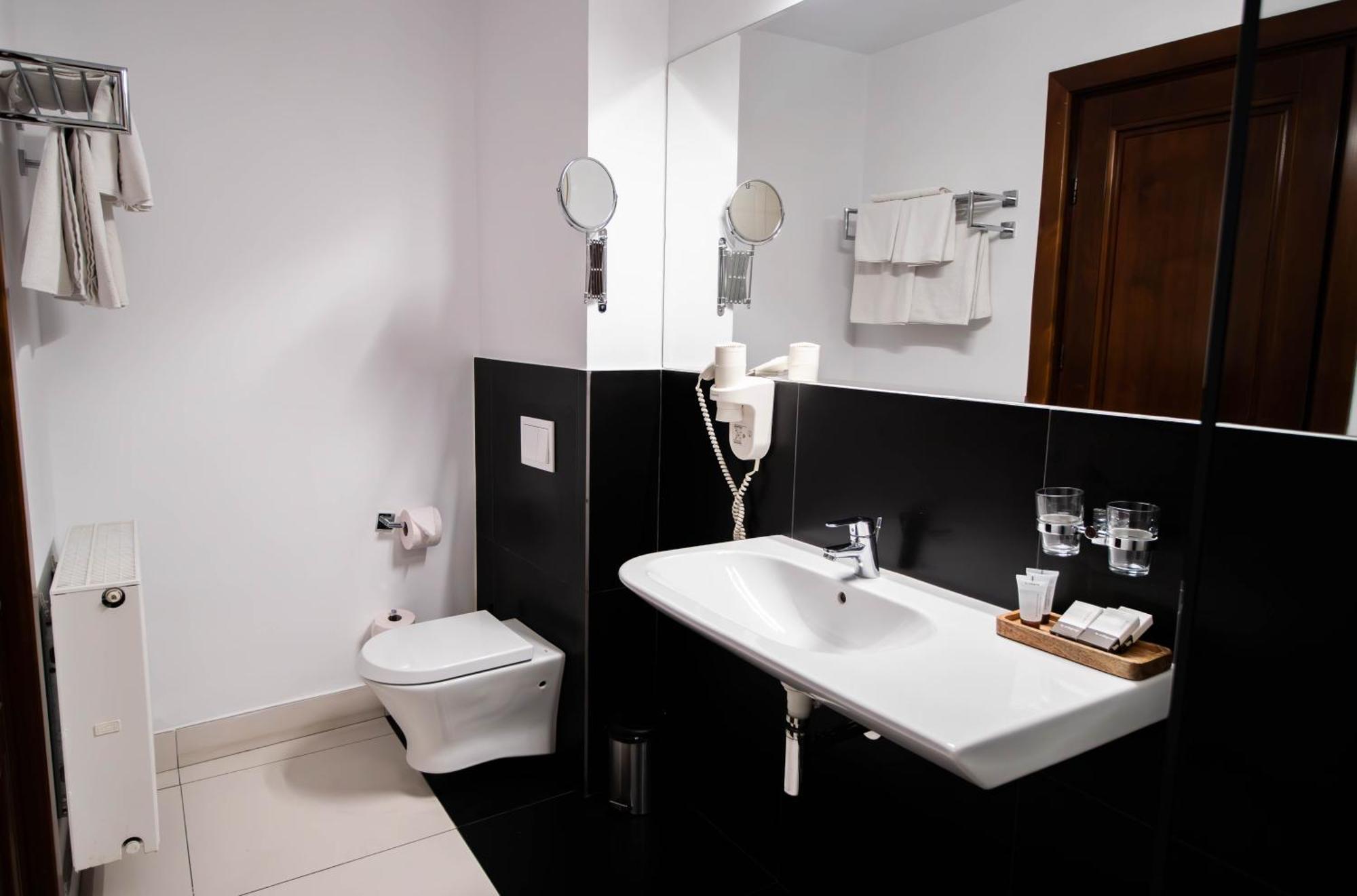 Hotel Ottimo Braşov Extérieur photo
