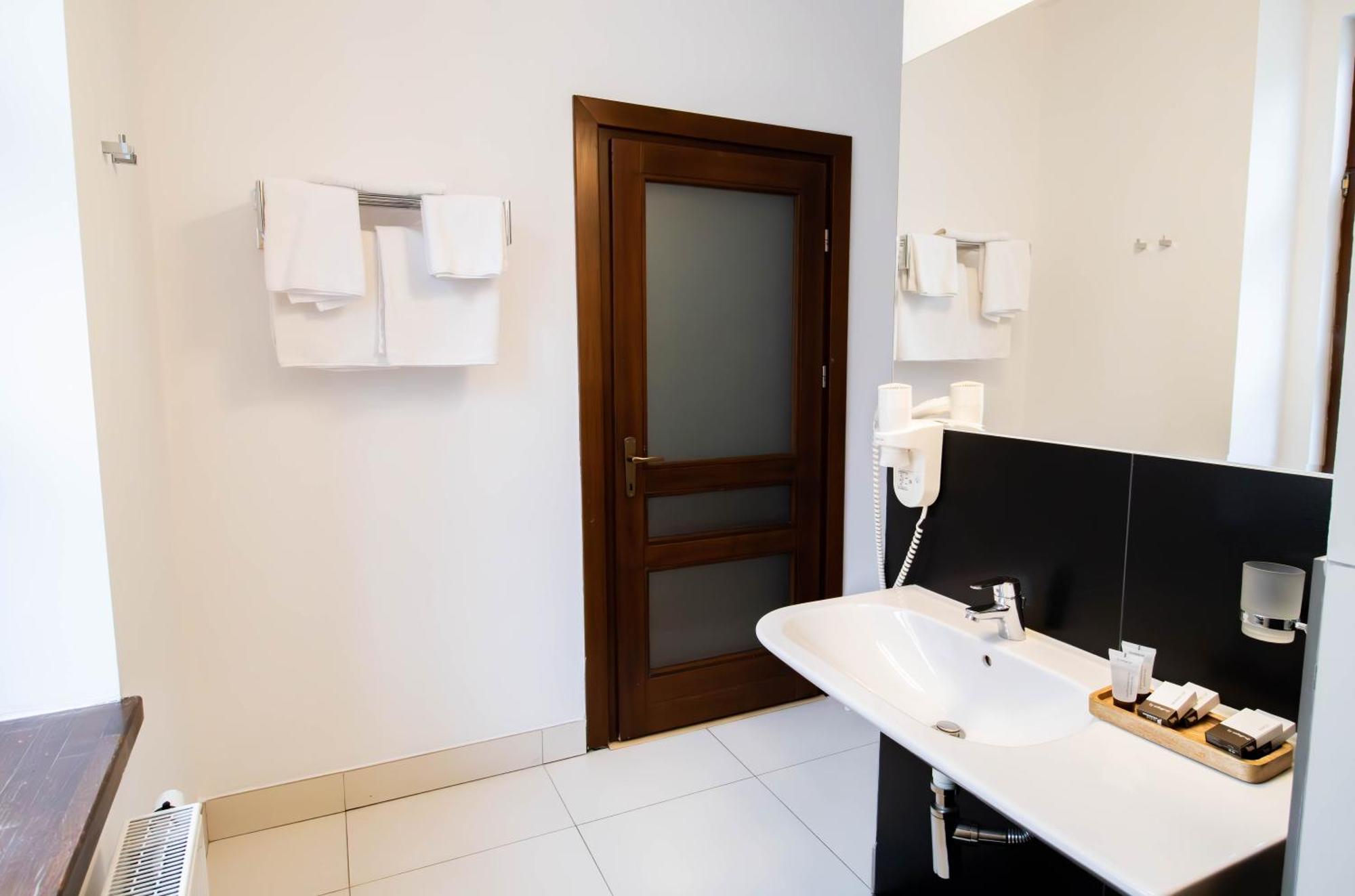 Hotel Ottimo Braşov Extérieur photo