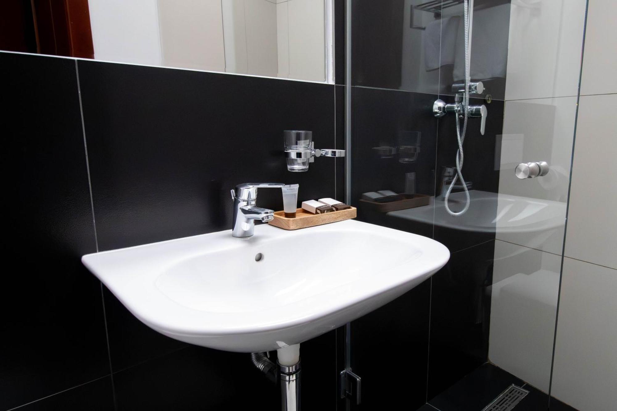 Hotel Ottimo Braşov Extérieur photo